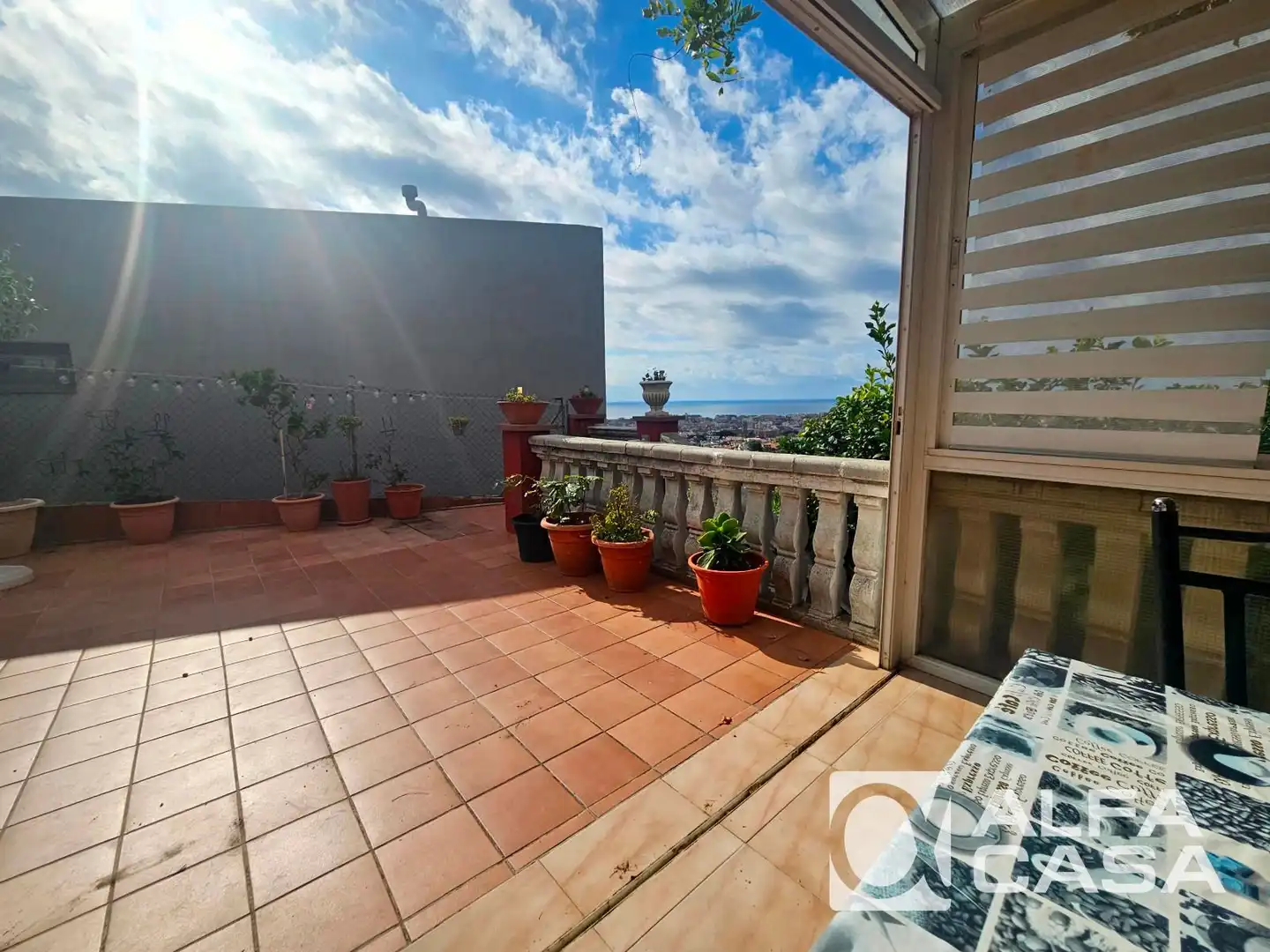 Vista exterior de Casa o xalet en venda en Pineda de Mar amb Aire condicionat, Calefacció i Jardí privat