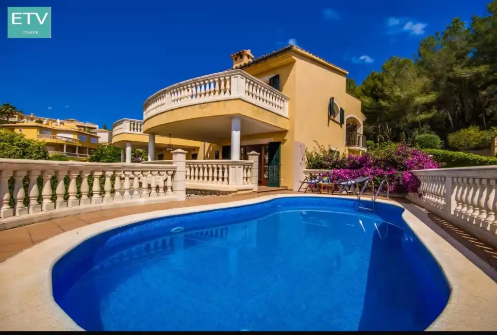 Swimming pool of Houses for sale in Alcúdia  with Air Conditioner, Heating and Private garden