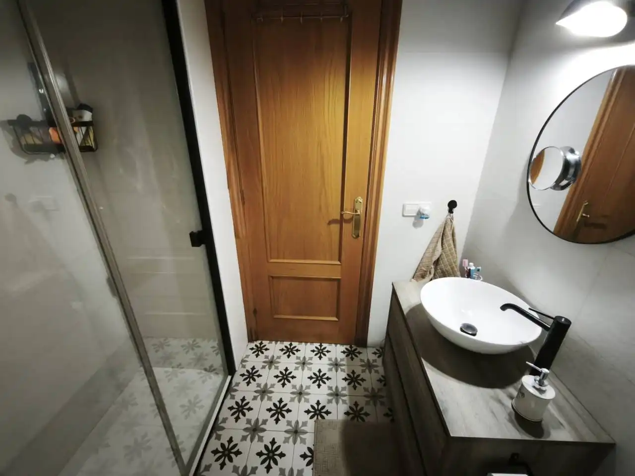 Baño de Casa o chalet en venta en Santa Coloma de Gramenet con Aire acondicionado, Jardín privado y Parquet