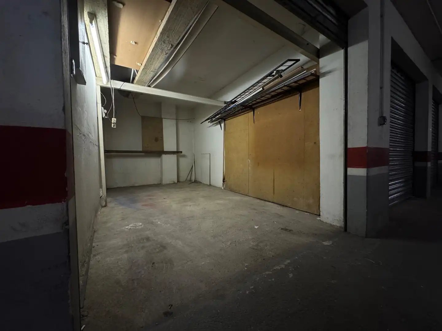 Garage zum Verkauf in Salt