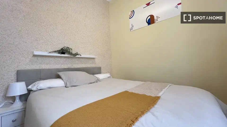 Habitación de Piso de alquiler en Madrid con Aire acondicionado, Calefacción y Amueblado