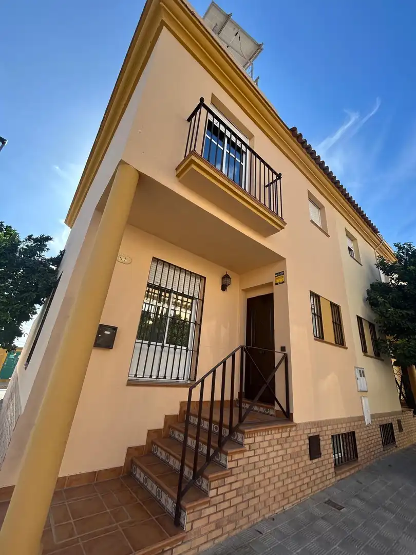Vista exterior de Casa o xalet en venda en Utrera