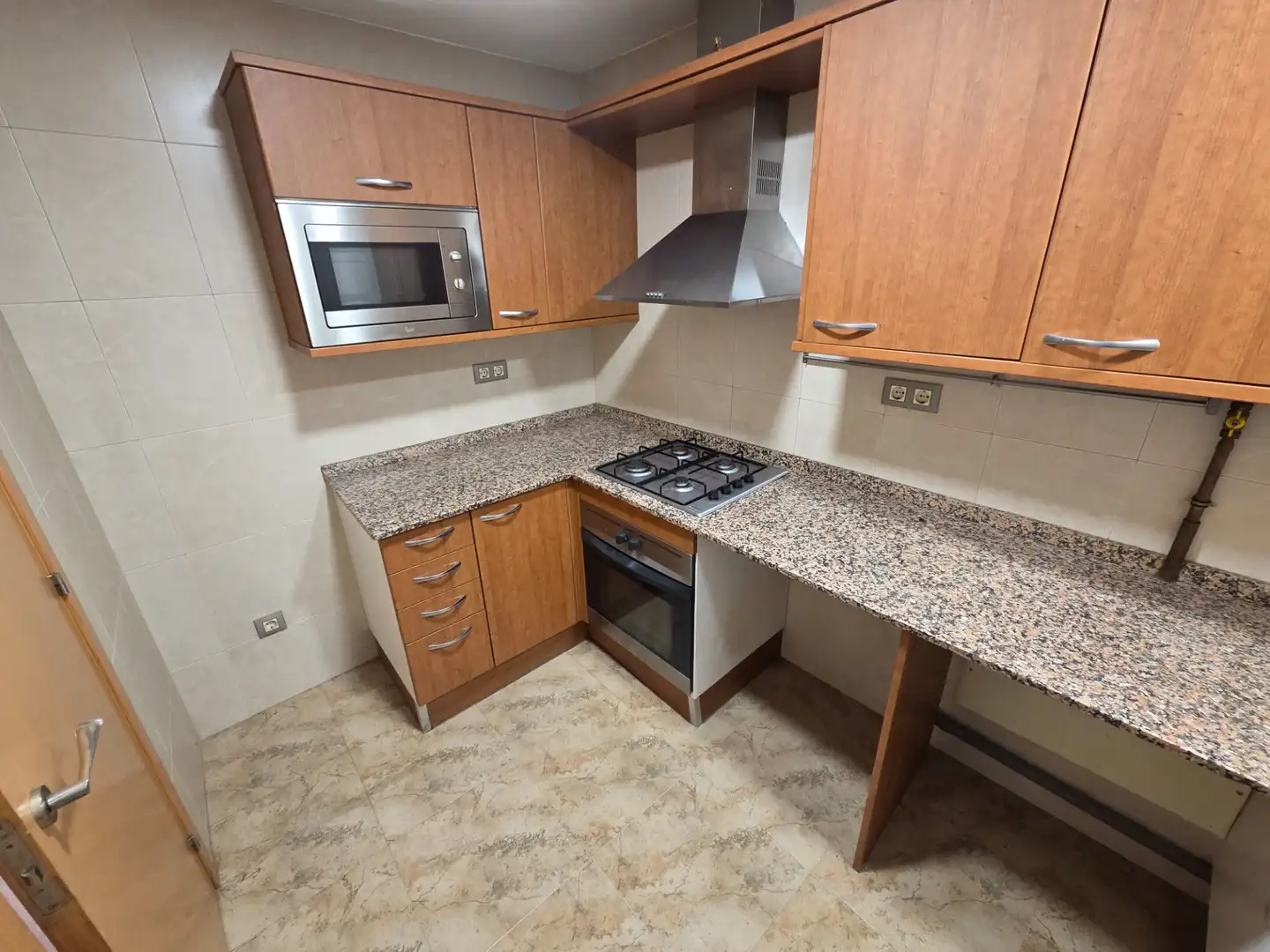 Küche von Wohnung zum Verkauf in Vilafranca del Penedès mit Heizung, Parkett und Ofen