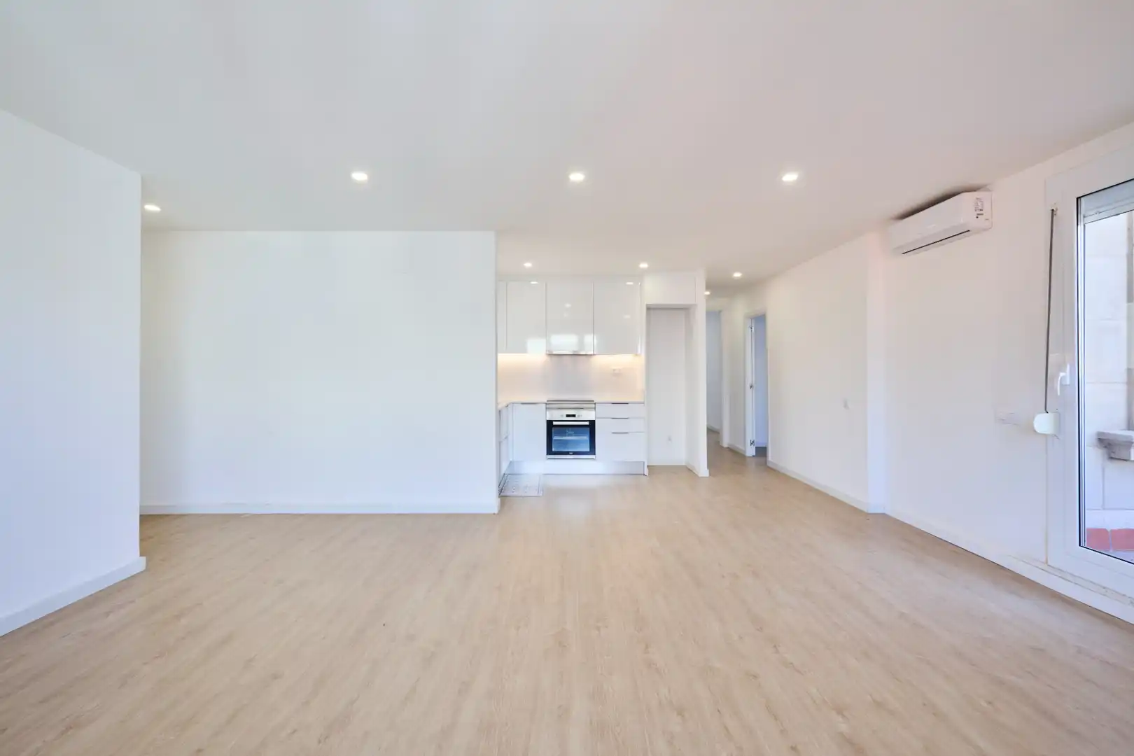 Piso en venta en Barcelona con Aire acondicionado, Calefacción y Terraza
