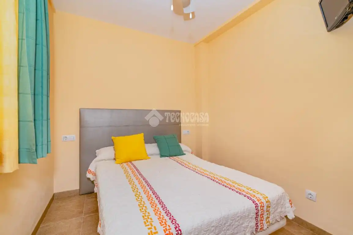 Habitación de Piso en venta en Lucena con Aire acondicionado y Amueblado