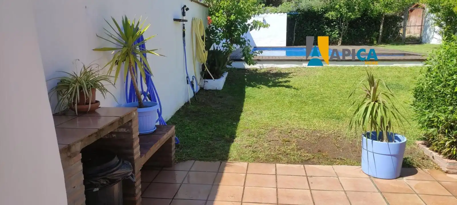 Garden of Houses for sale in Barbate  with Air Conditioner, Swimming Pool and Furnished