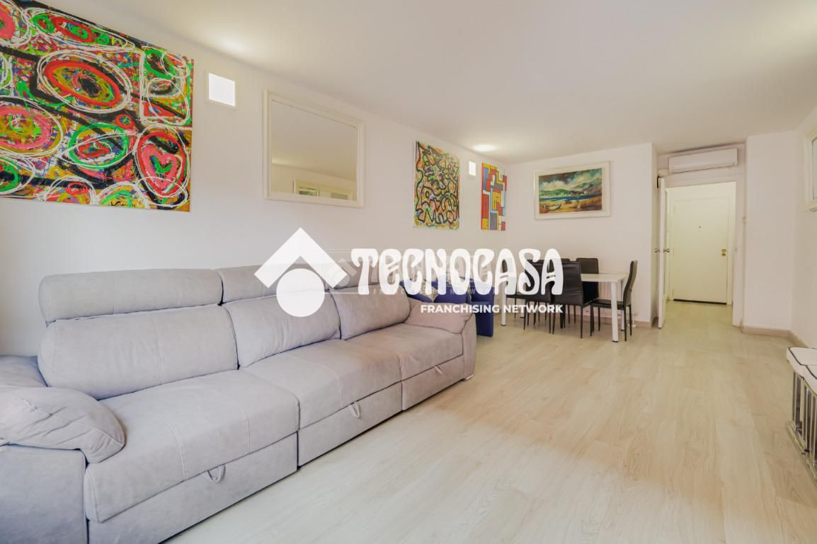 Living room of Flat for sale in Sant Adrià de Besòs  with Air Conditioner, Heating and Parquet flooring