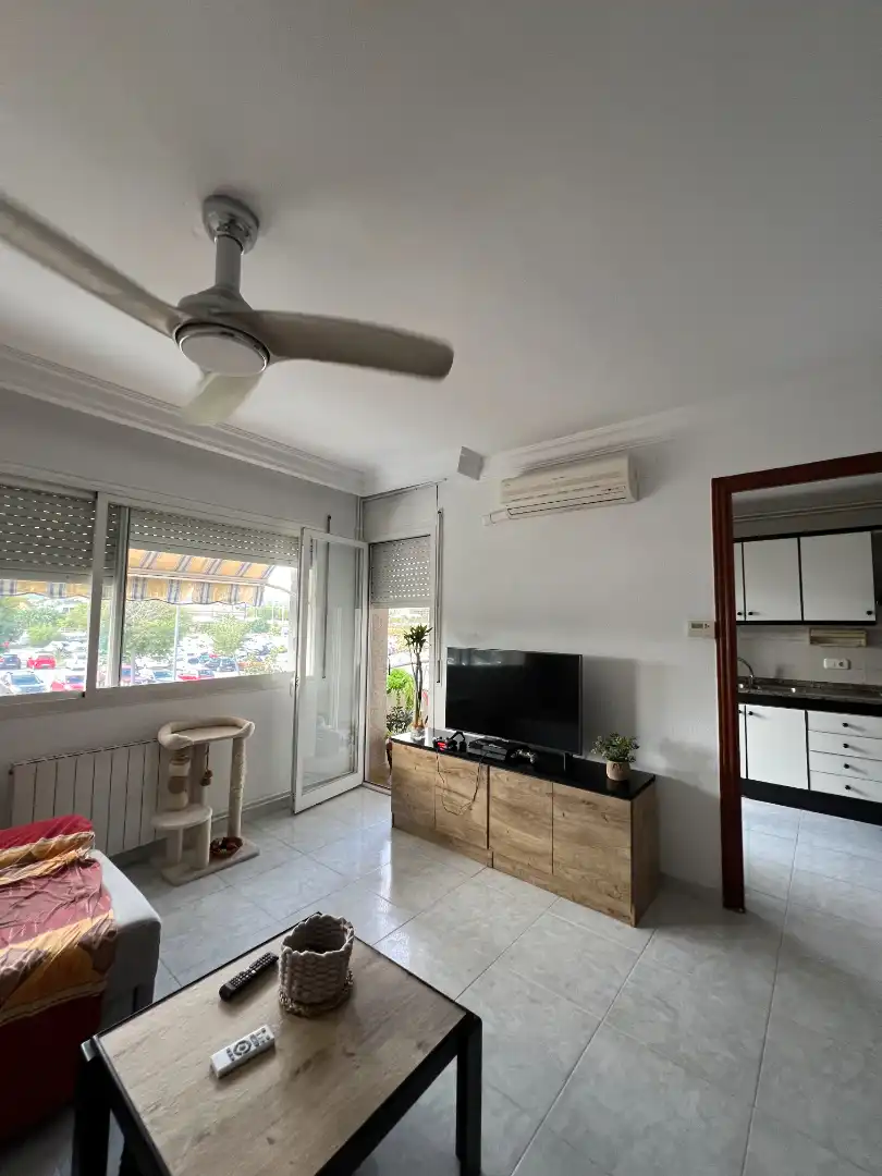 Piso con ascensor en venta en Plaça Agermanament 1, imagen 4