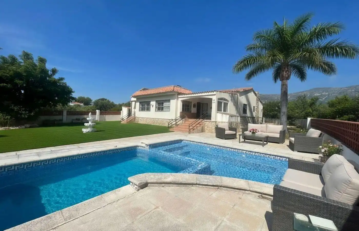 Villa mit Pool zum Verkauf in Alcanar