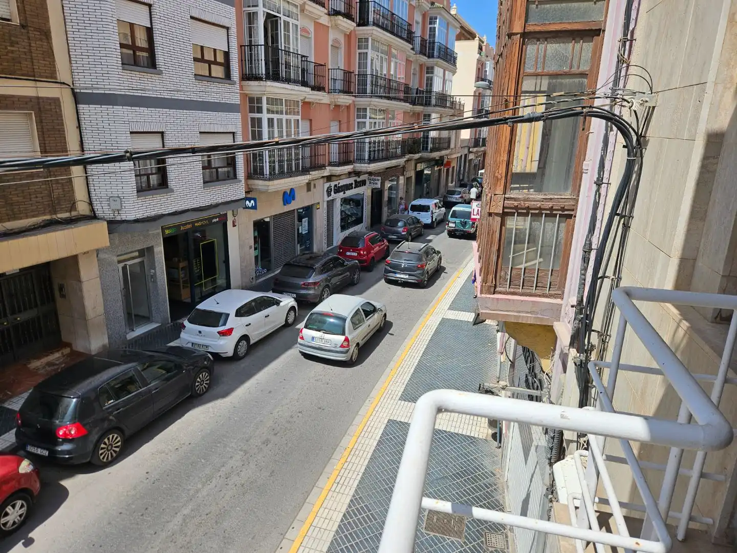 Vista exterior de Oficina de lloguer en Adra amb Aire condicionat, Calefacció i Balcó