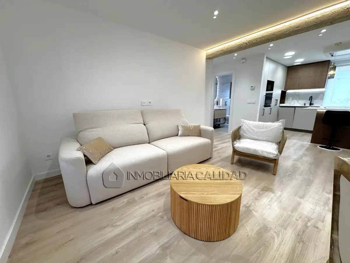 Living room of Flat for sale in Burgos  with Heating, Storage room and Furnished