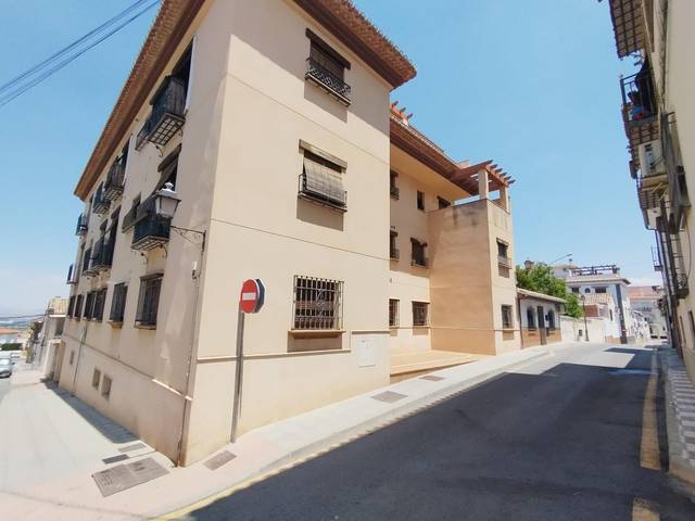 Piso en Alquiler en  ANTONIO MOLINA en La Zubia Ciudad
