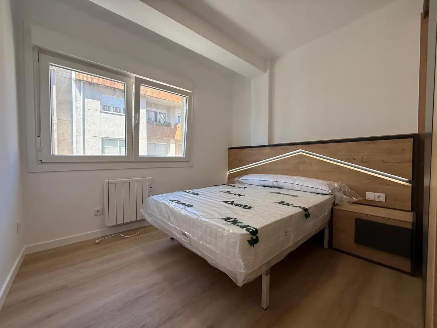 Schlafzimmer von Wohnung zur Miete in Boiro