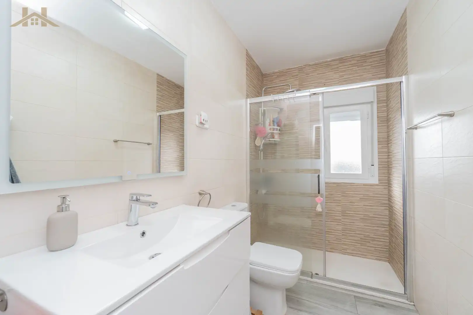 Bany de Casa o xalet en venda en Valdemorillo amb Aire condicionat, Calefacció i Jardí privat