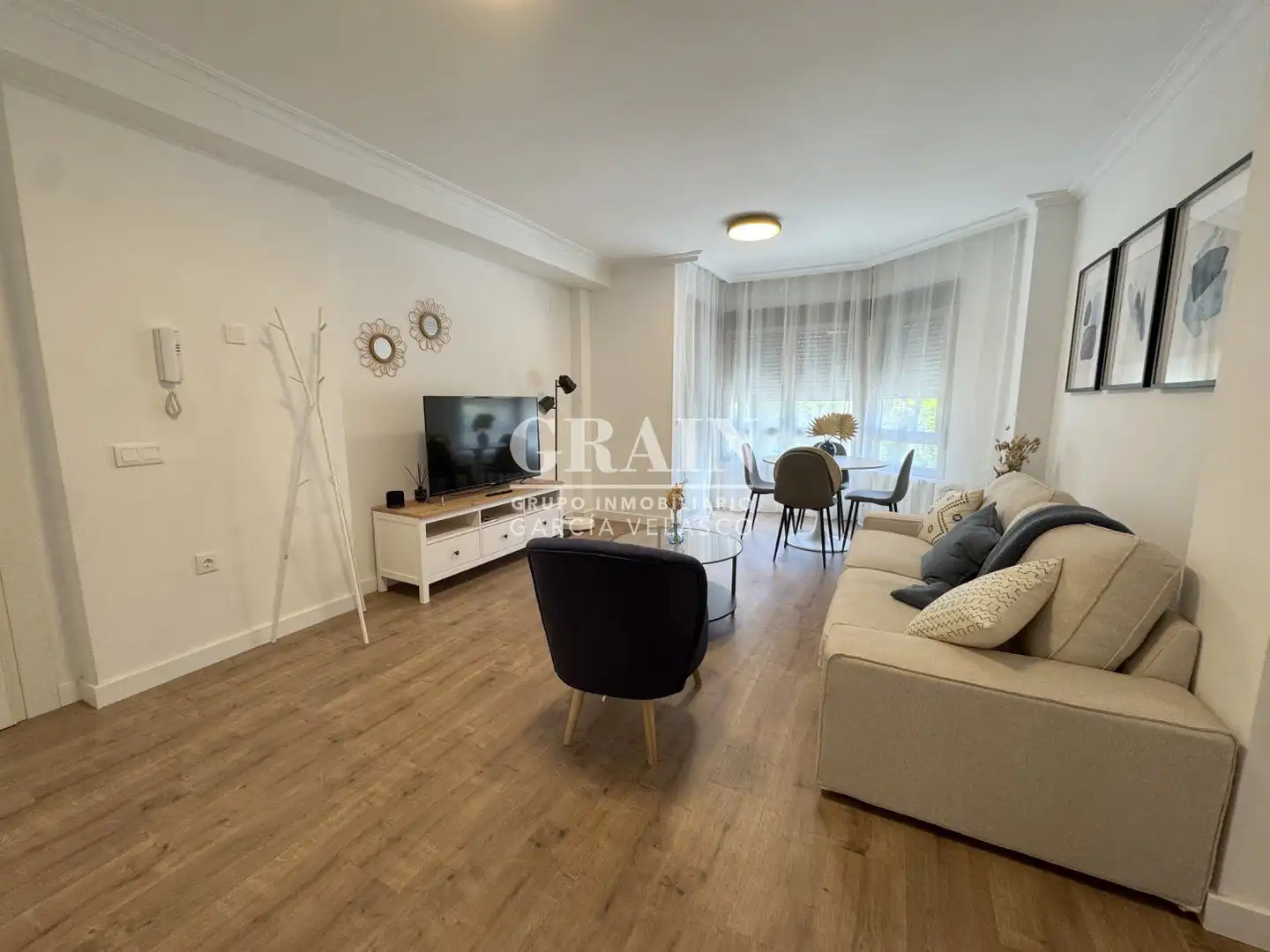 Sala de estar de Apartamento de alquiler en  Albacete Capital con Calefacción, Trastero y Balcón