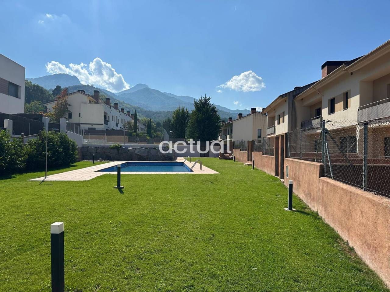Swimming pool of Single-family semi-detached for sale in Arbúcies  with Terrace and Community pool