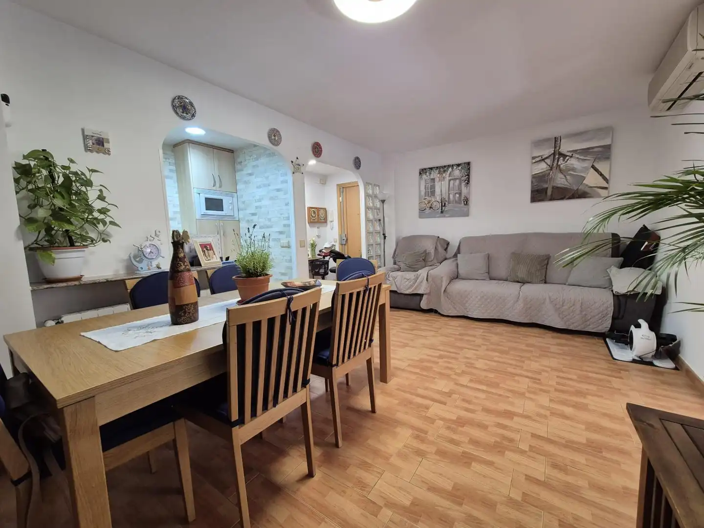 Wohnzimmer von Erdgeschoss zum Verkauf in El Vendrell mit Klimaanlage, Heizung und Terrasse