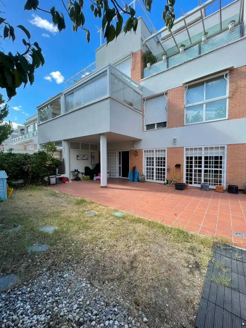 Außenansicht von Wohnung zur Miete in Las Rozas de Madrid mit Klimaanlage, Heizung und Terrasse