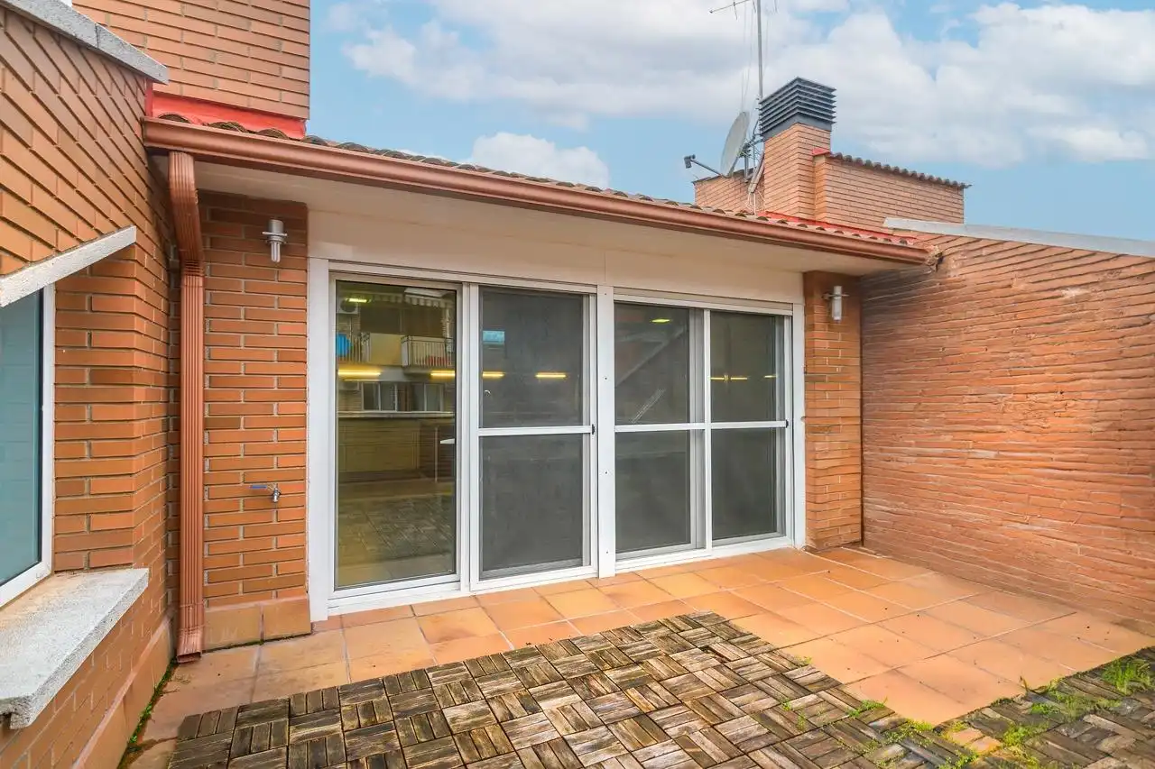 Vista exterior de Ático en venta en Manresa con Aire acondicionado, Calefacción y Parquet