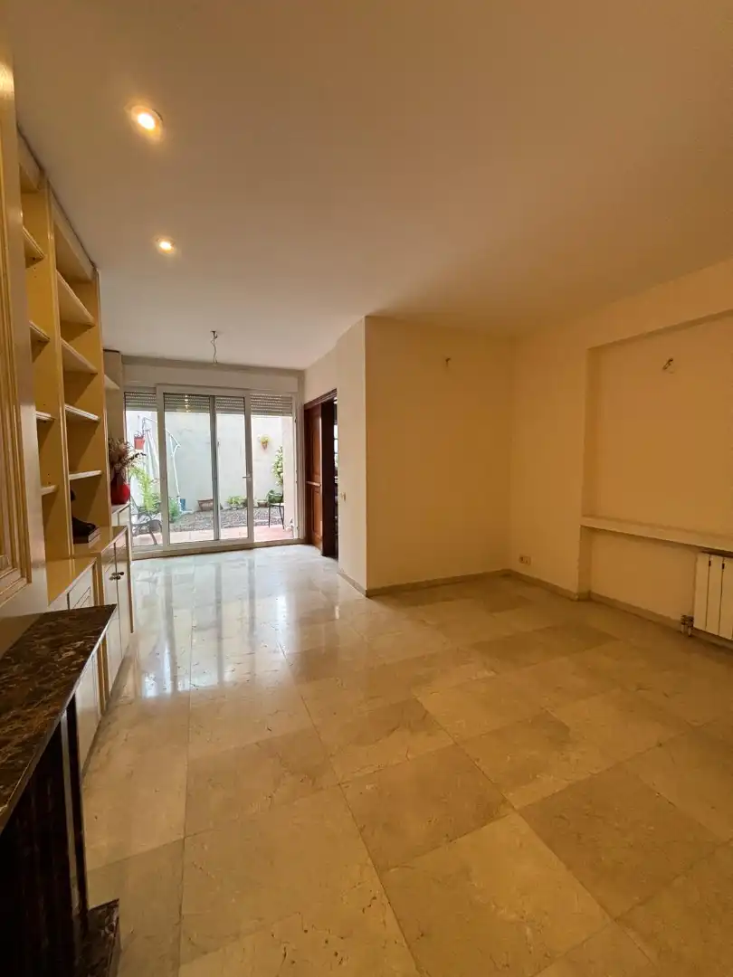 Sala de estar de Casa o chalet en venta en L'Hospitalet de Llobregat con Jardín privado