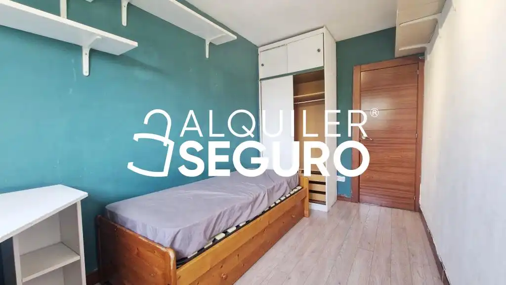 Bedroom of Flat for rent in Madrid  with Air Conditioner, Heating and Furnished