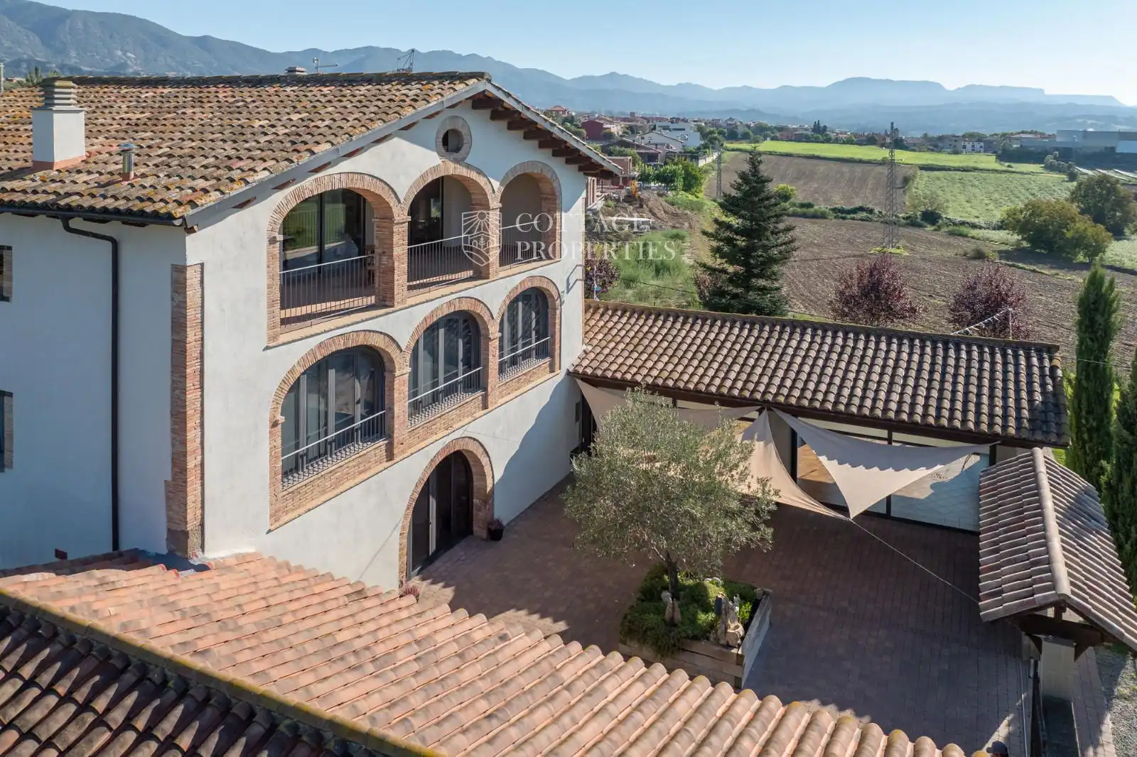 Vista exterior de Finca rústica en venta en Torelló con Terraza y Amueblado