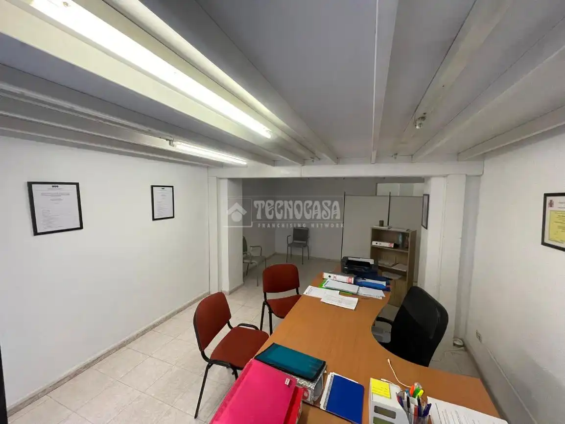 Büro zum Verkauf in Antequera