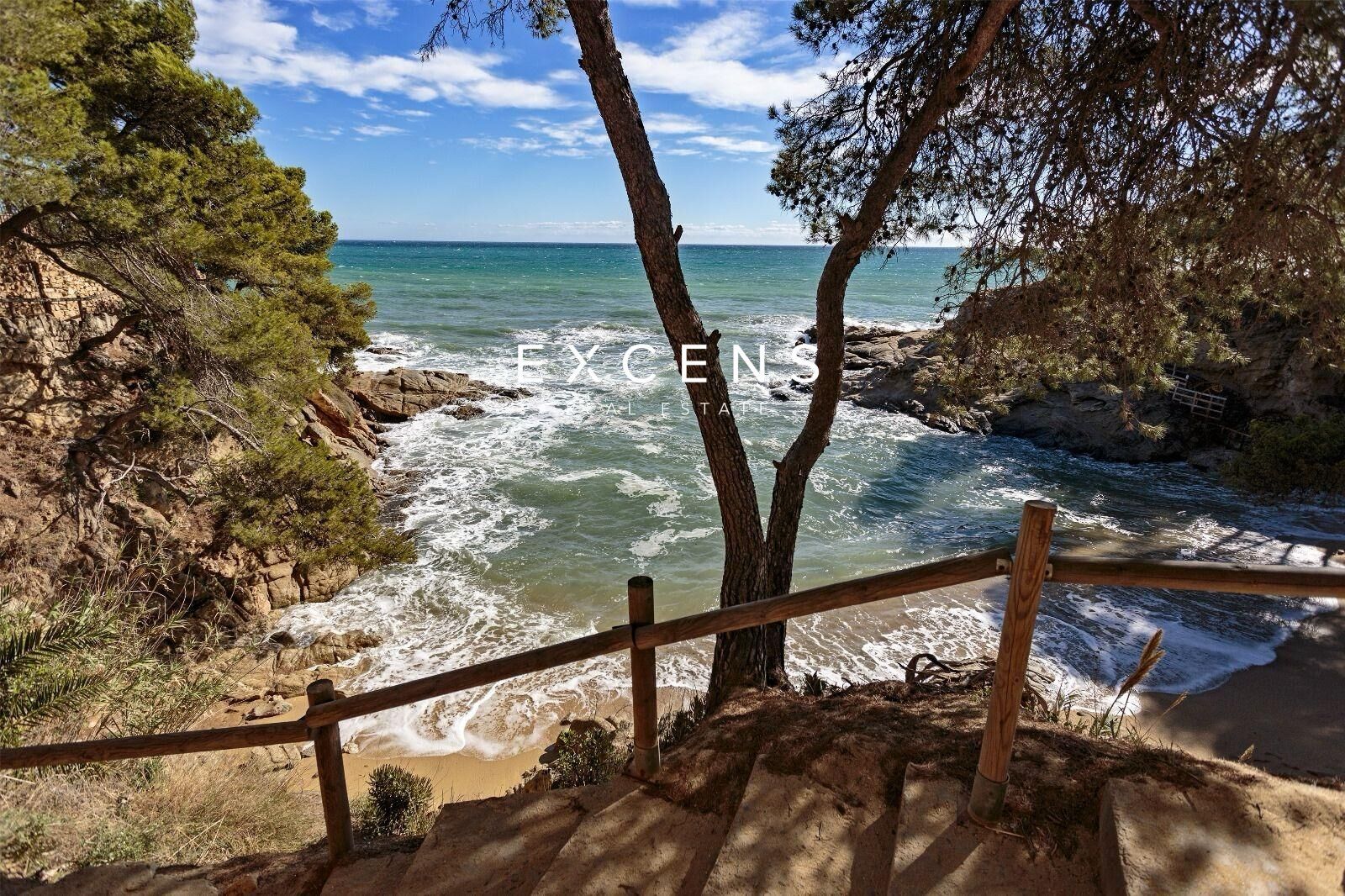 Vista exterior de Casa o xalet en venda en Castell d'Aro, Platja d'Aro i s'Agaró amb Jardí privat, Terrassa i Piscina
