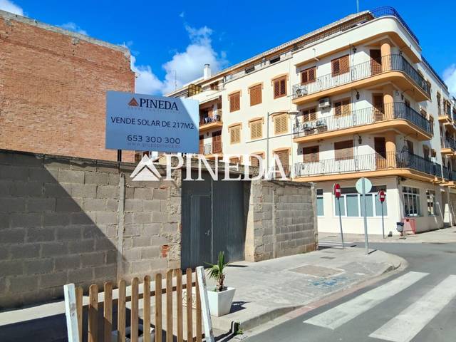 Terreno residencial en Venta en Calle del Maestro Ruperto Chapí en El Puig