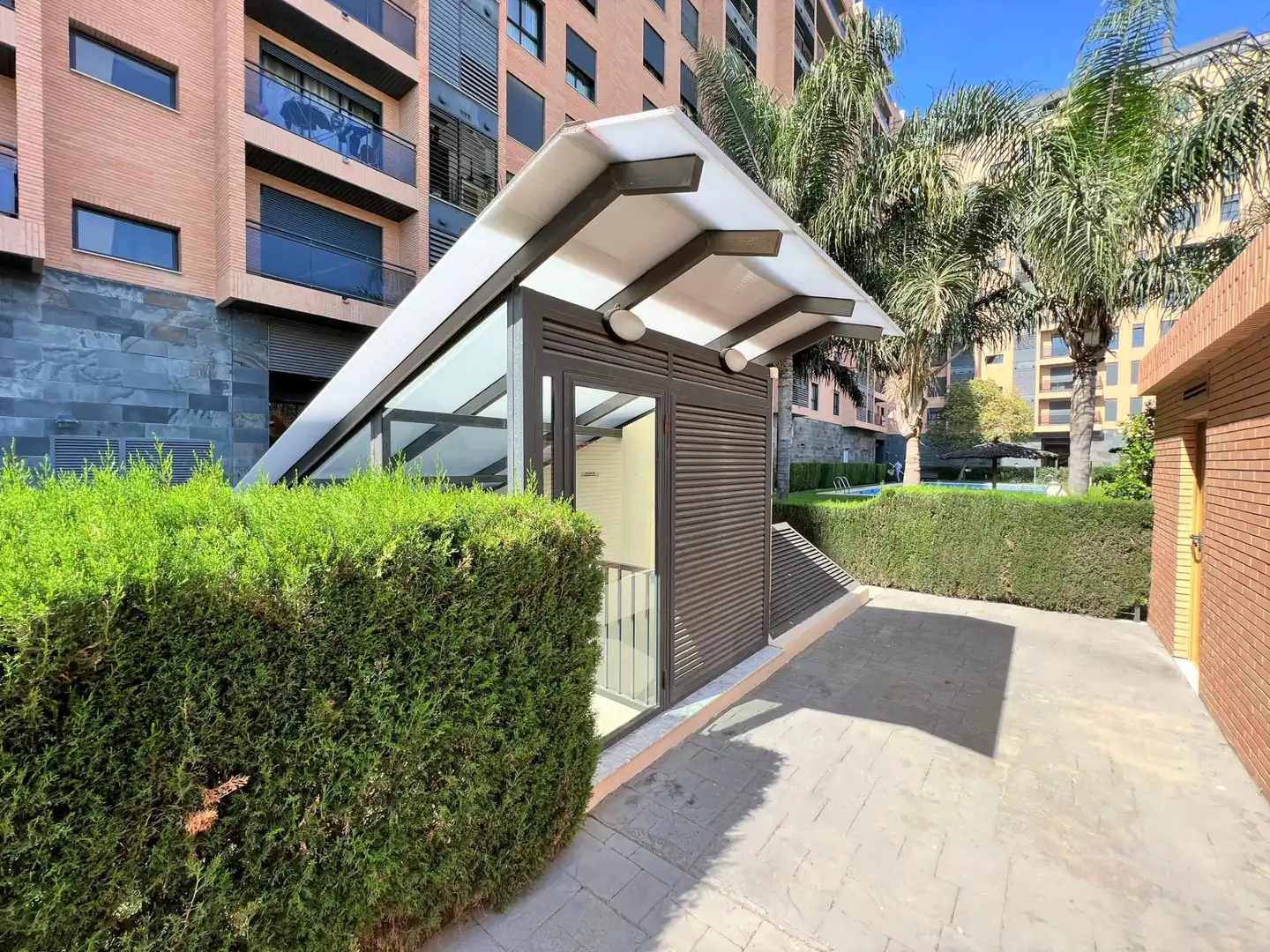 Exterior view of Flat for rent in Valencia  with Air Conditioner, Oven and Washing machine