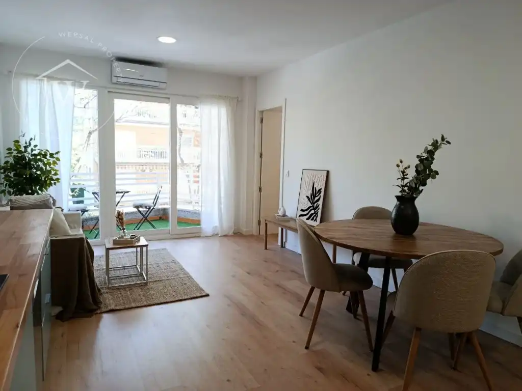 Sala d'estar de Pis en venda en Salou amb Aire condicionat i Balcó