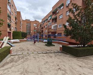 Exterior view of Flat for sale in Alcobendas  with Swimming Pool