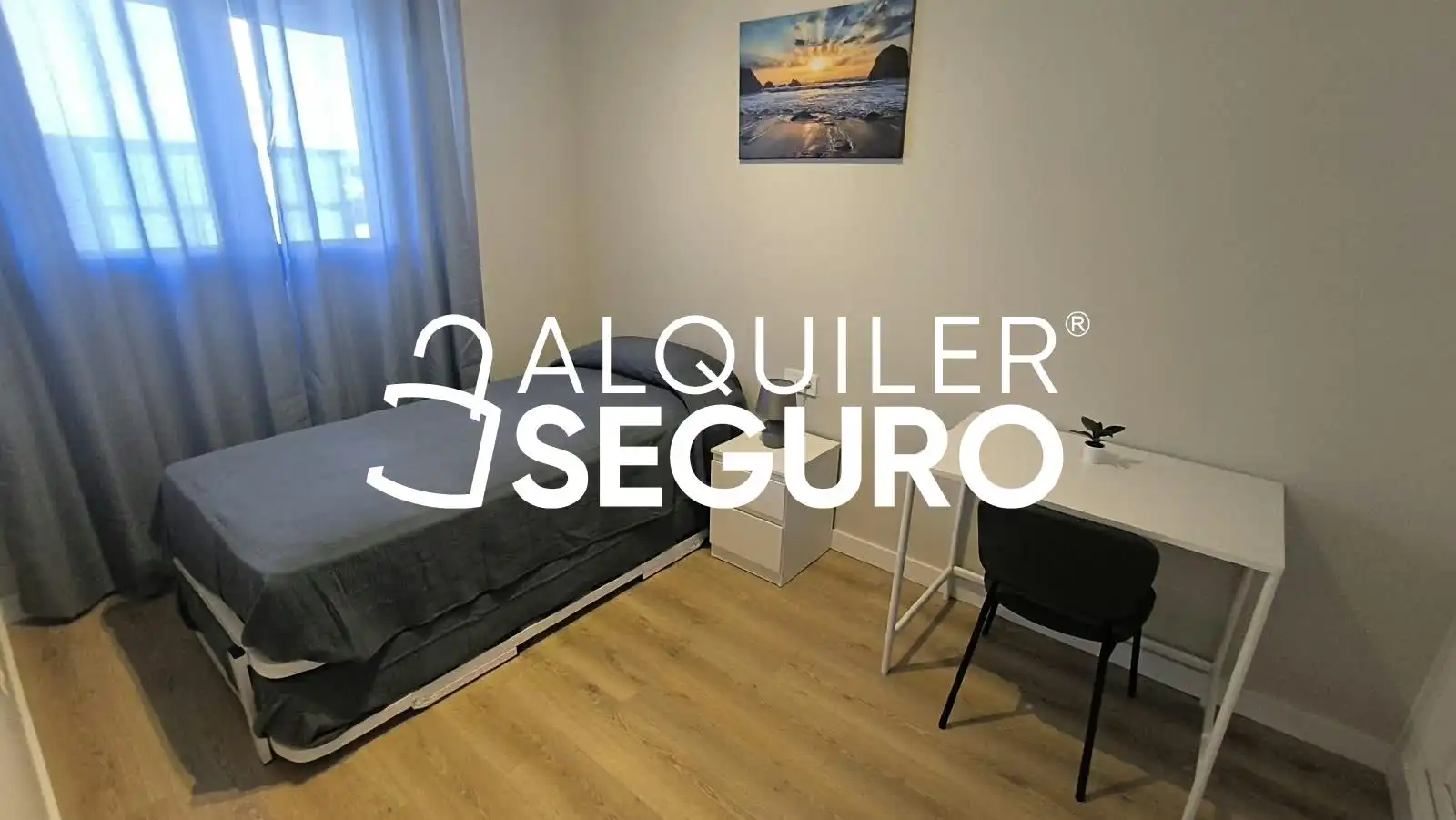 Habitación de Piso de alquiler en Sevilla con Aire acondicionado, Trastero y Piscina