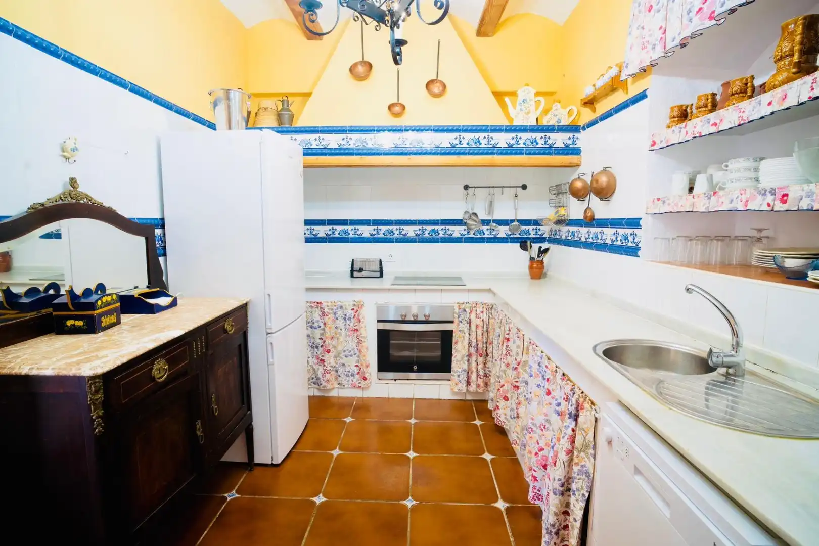 Casa rústica amb terrassa en venda a Villamartín, imagen 6