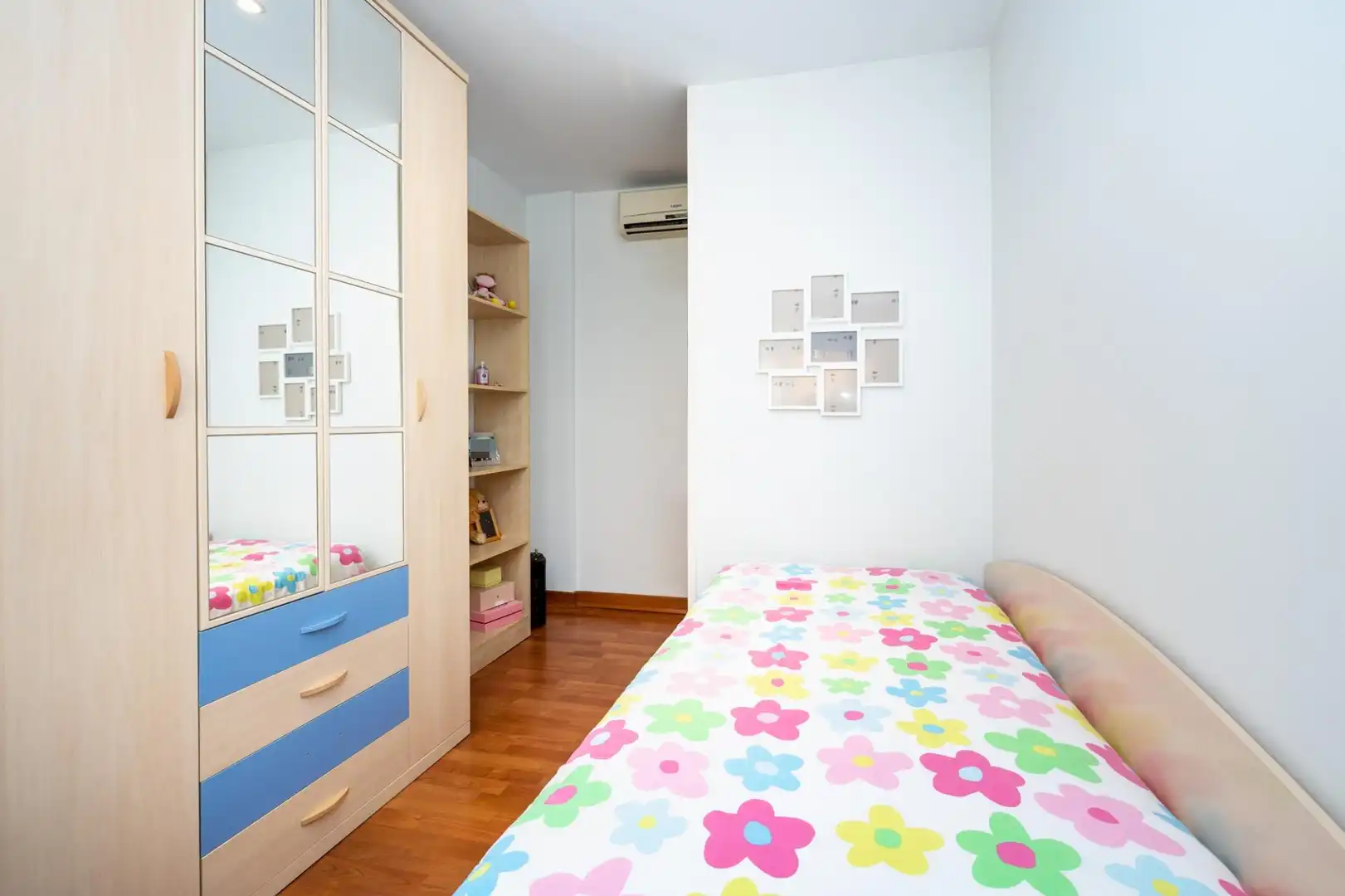 Bedroom of Detached homes for sale in Loja  with Air Conditioner, Heating and Parquet flooring