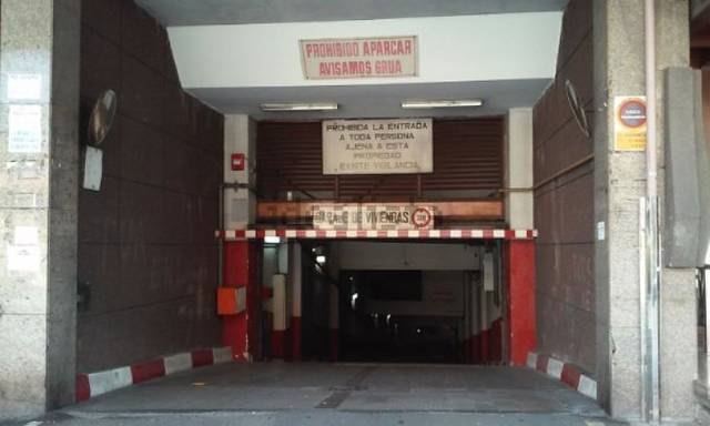 Garaje en Venta en N-634 en Milán - Pumarín