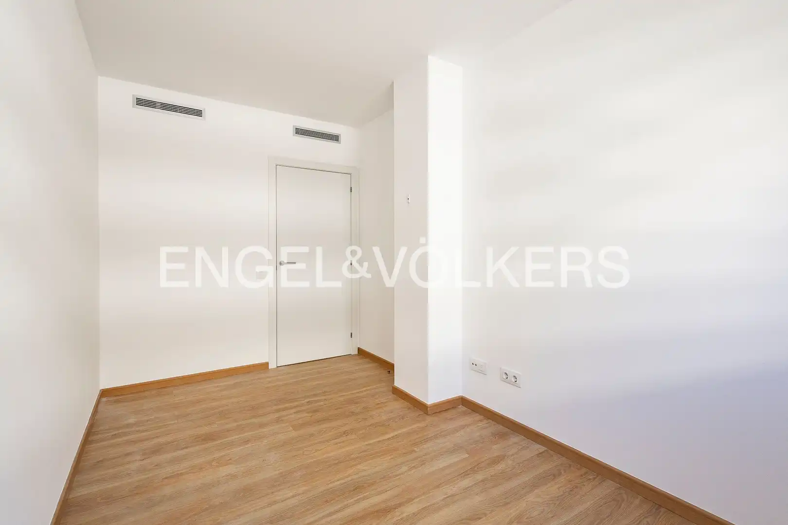 Piso en venta en Sant Just Desvern con Aire acondicionado, Calefacción y Jardín privado