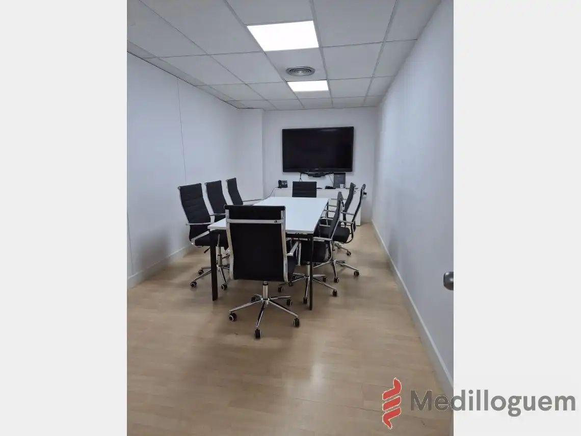 Oficina de alquiler en Les Corts