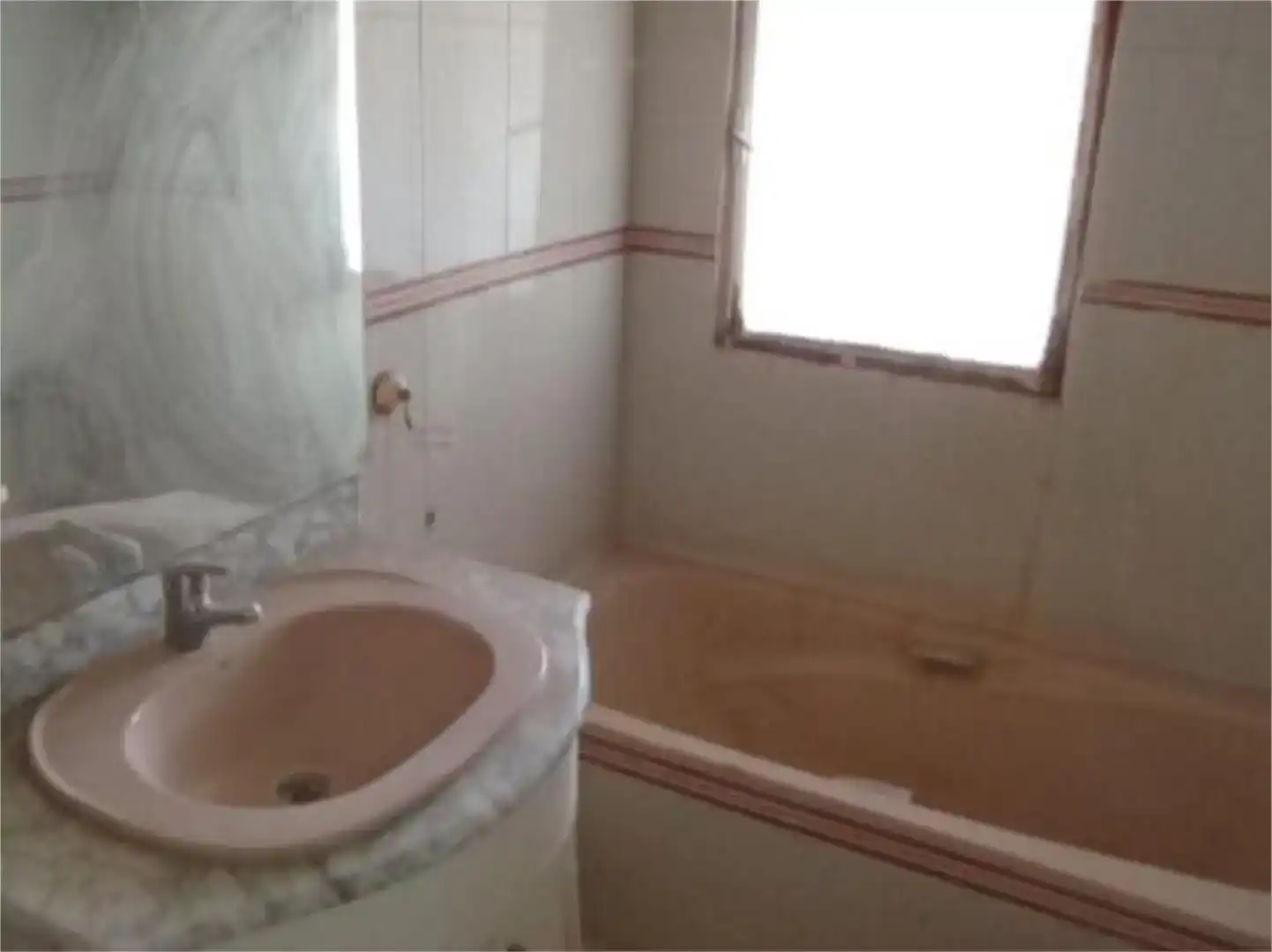 Badezimmer von Wohnung zur Miete in Socuéllamos mit Möbliert und Balkon