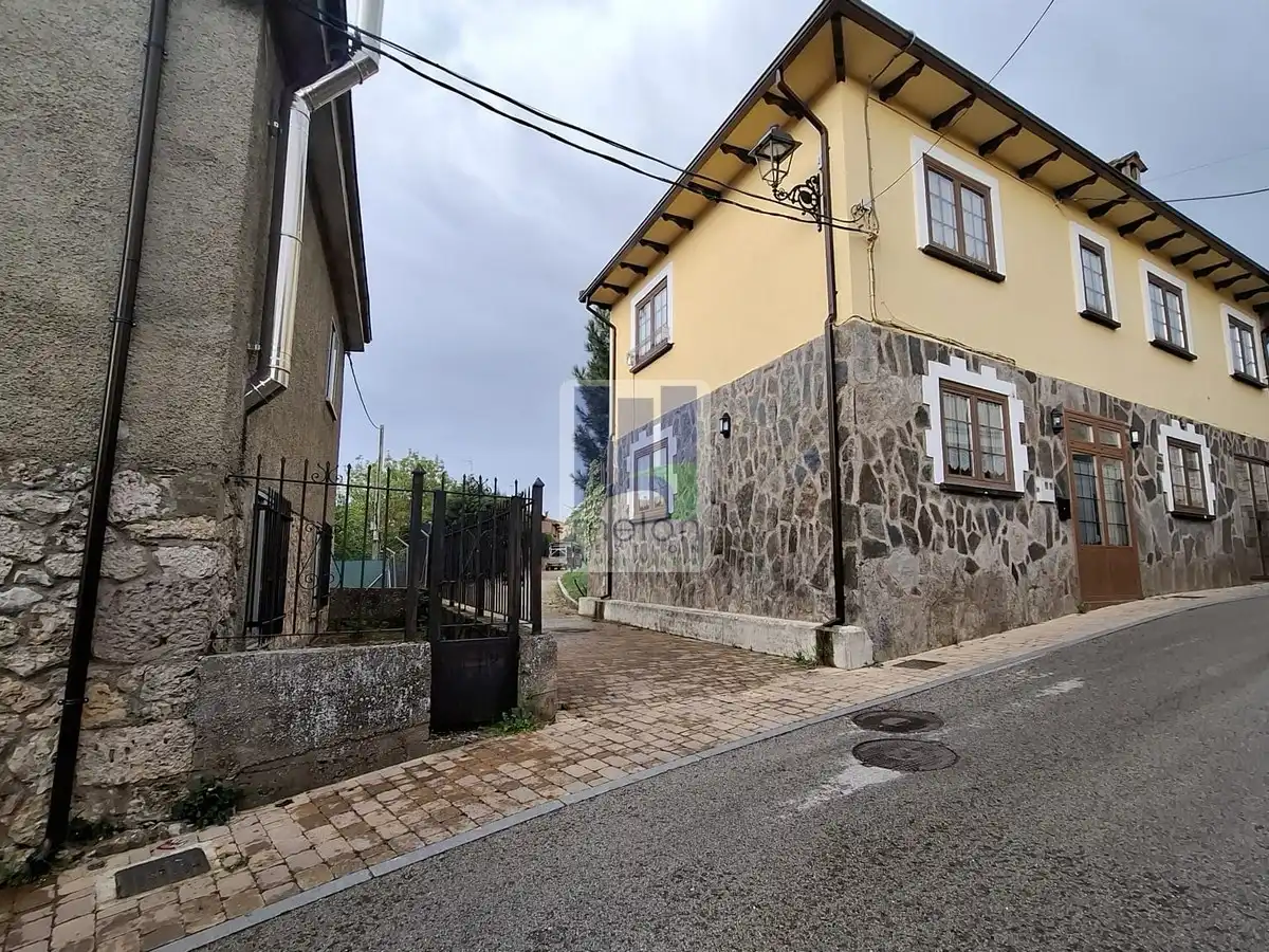 Vista exterior de Casa o chalet en venta en Cardeñadijo