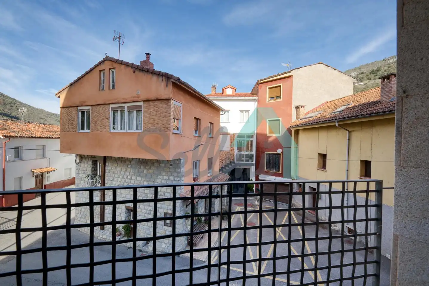 Vista exterior de Planta baja en venta en Aller con Calefacción, Terraza y Amueblado