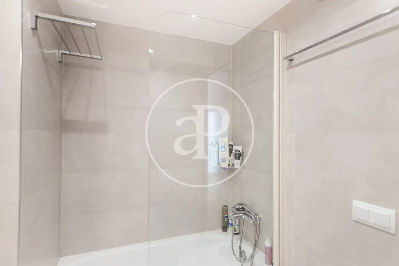 Badezimmer von Maisonette zum Verkauf in Barcelona mit Klimaanlage, Heizung und Terrasse