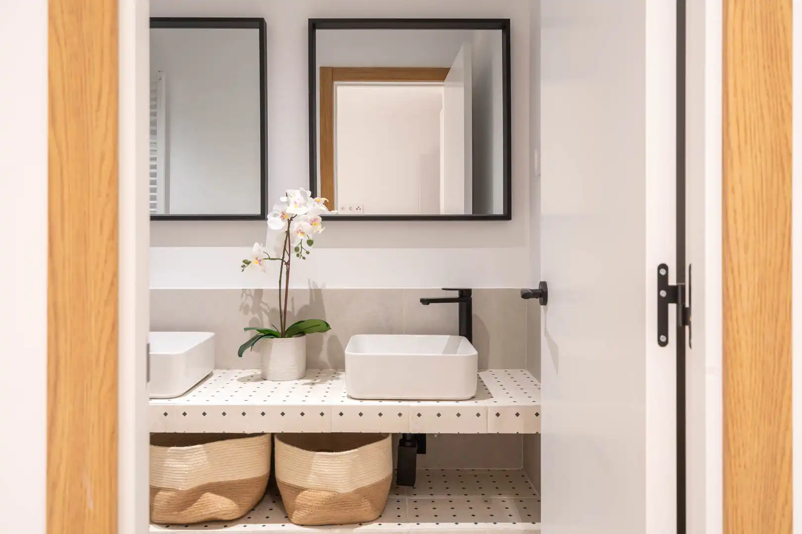 Bathroom of Flat for rent in Madrid  with Heating, Furnished and Oven