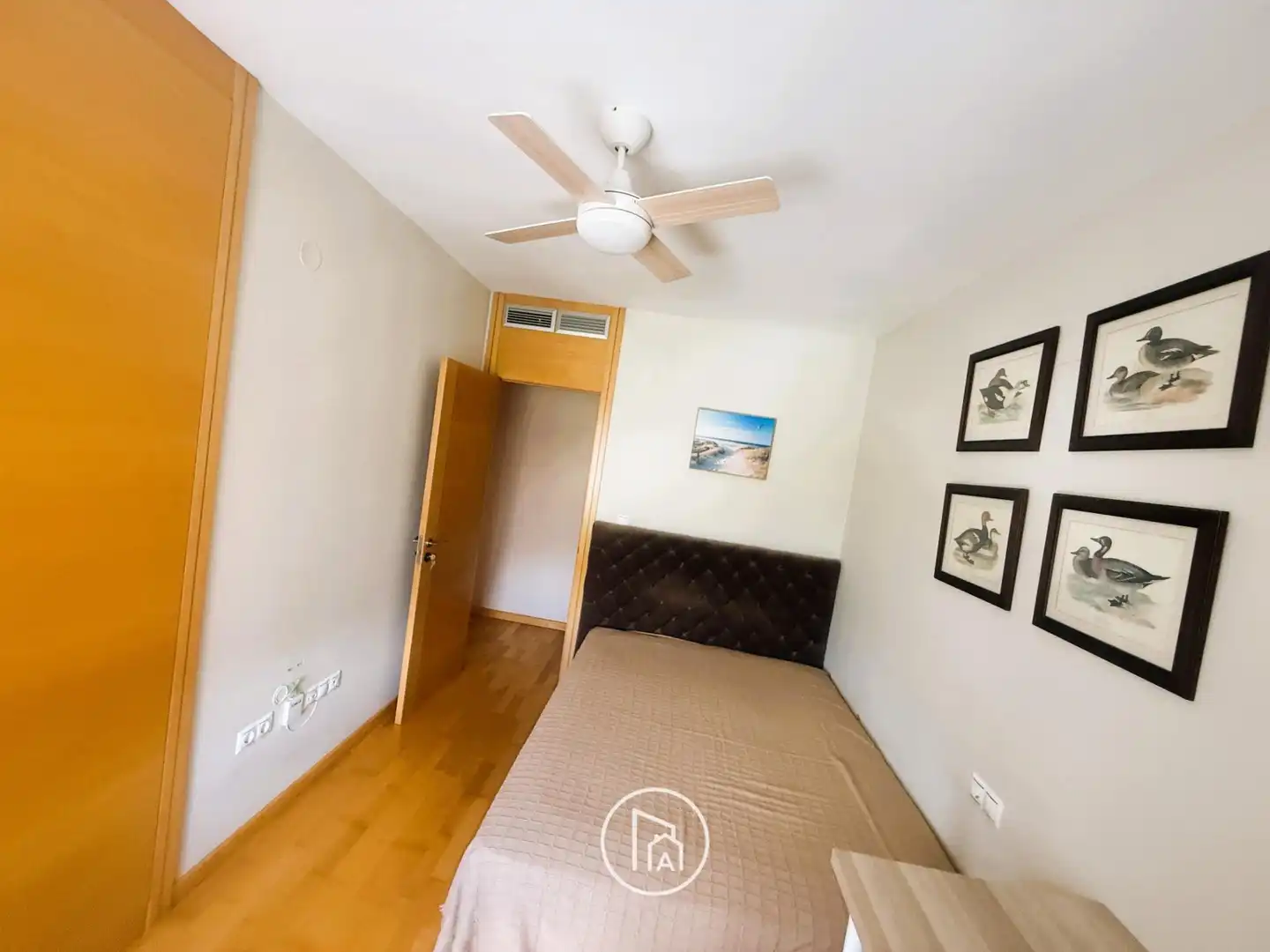 Bedroom of Flat for sale in Paterna  with Parquet flooring