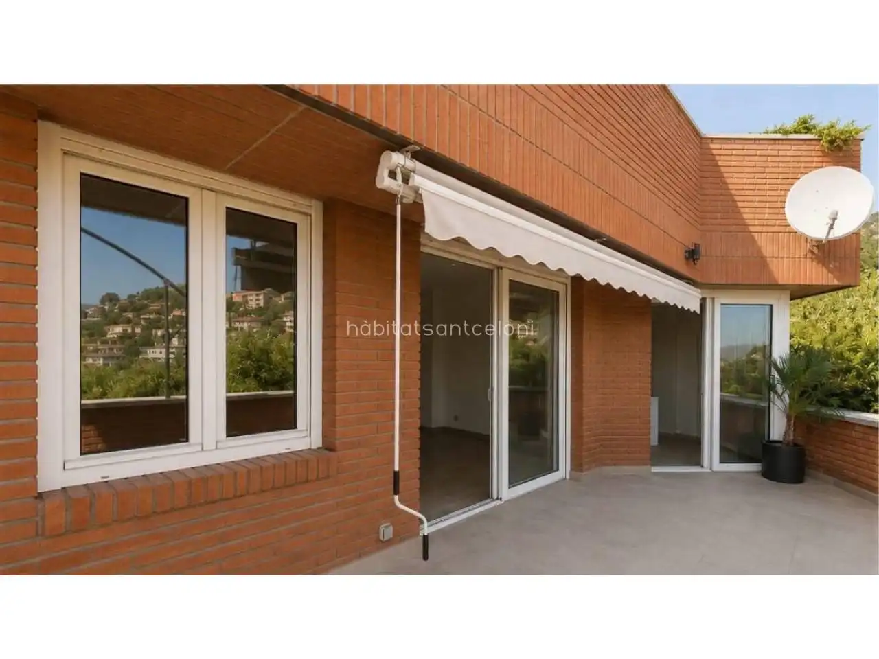 Außenansicht von Wohnung zur Miete in Sitges mit Klimaanlage, Heizung und Terrasse