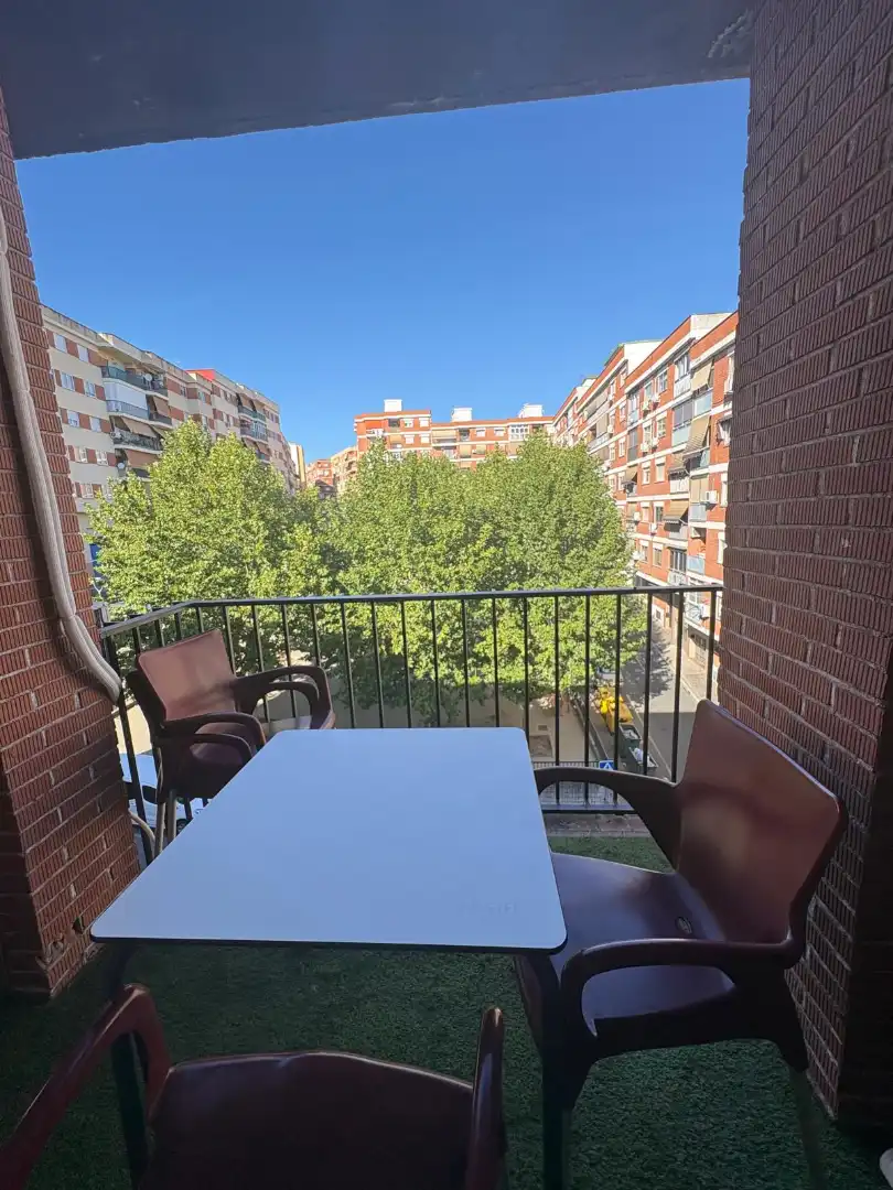 Terraza de Piso para compartir en Plasencia con Aire acondicionado, Amueblado y Balcón