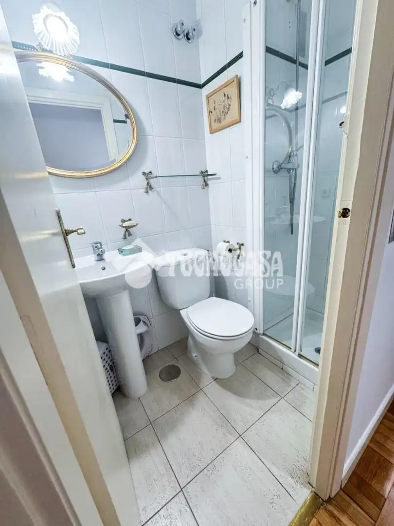 Baño de Piso en venta en Madrid con Calefacción, Parquet y Terraza