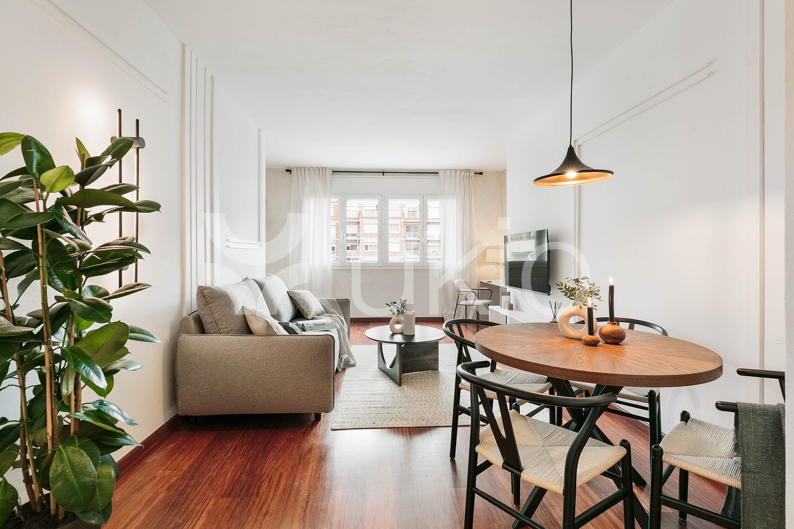 Sala d'estar de Apartament de lloguer en  Barcelona Capital amb Aire condicionat, Calefacció i Moblat