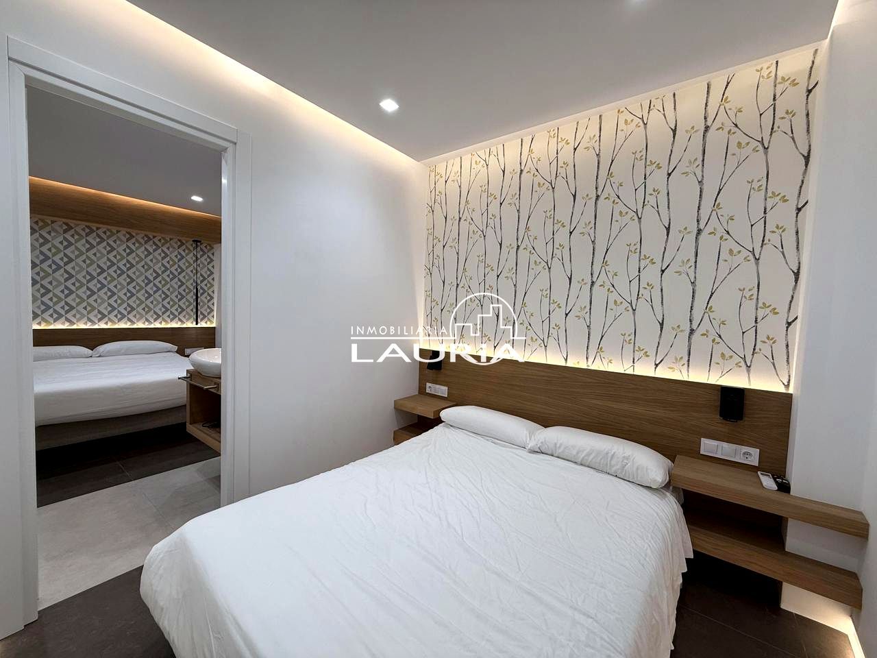 Bedroom of Flat for sale in  Valencia Capital  with Air Conditioner, Heating and Terrace