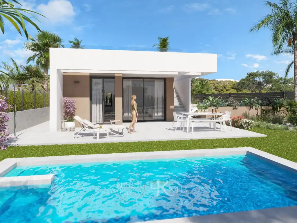 House with pool for sale in Avenida Alcazaba, imagen 2